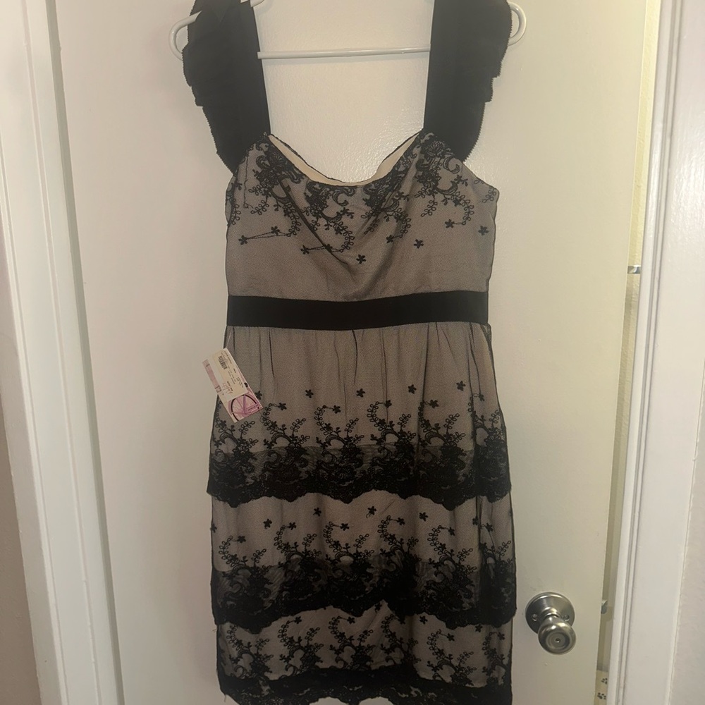 Black and White Sleeveless Mini Sundress